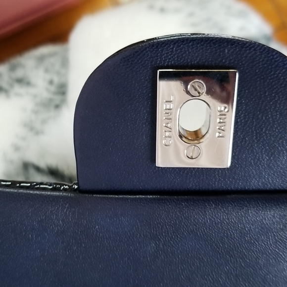 CHANEL Classic Flap Quilted Patent Bag. - Picture 5 of 16